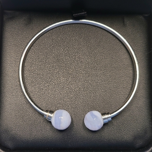 SAVVY CIE JEWELS Flexible Blue Lace Agate Cuff Bracelet, NWOT - Picture 4 of 9